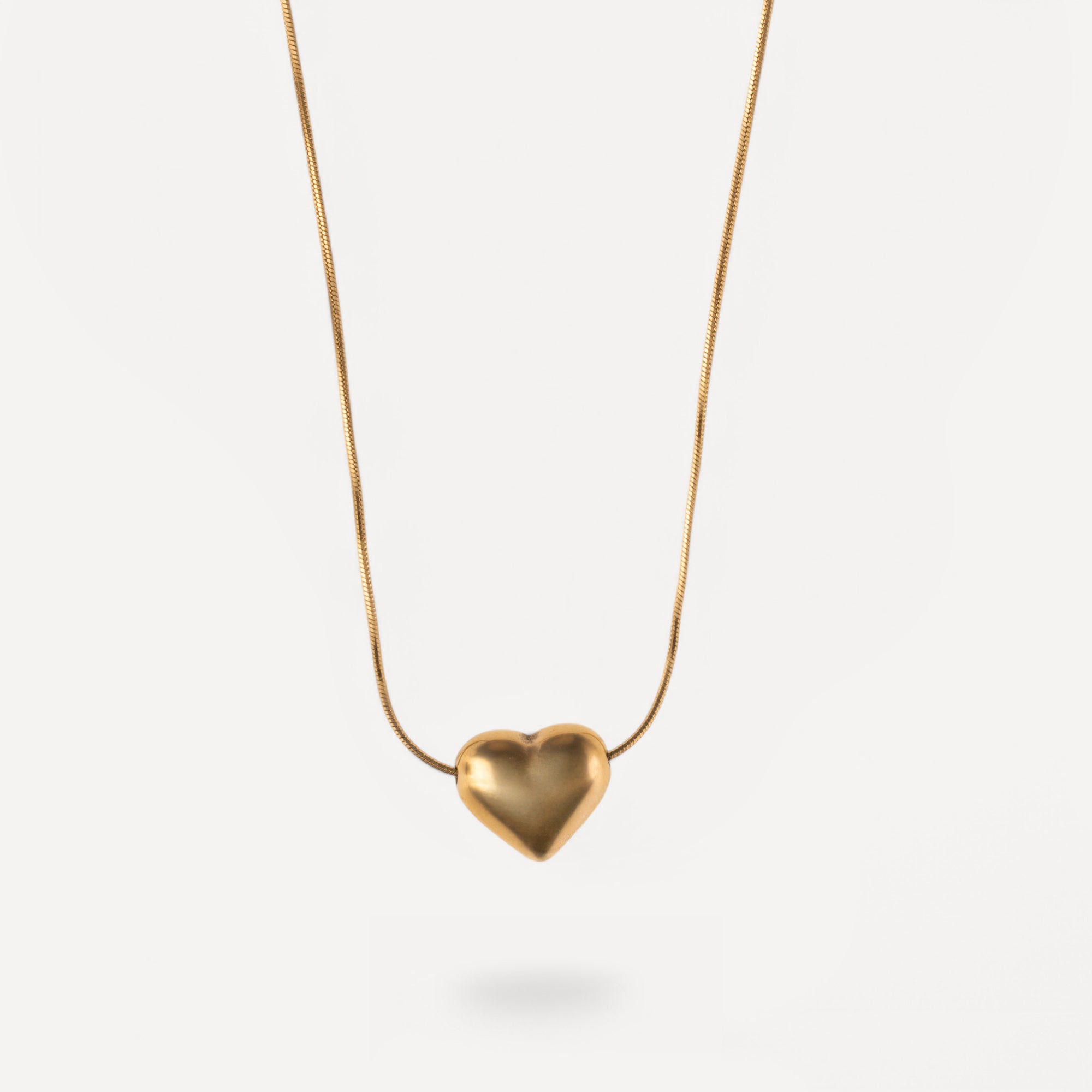 Collana con Cuore Bombato su Catena Snake